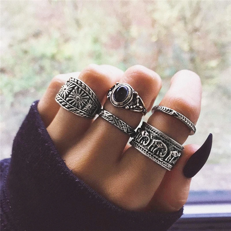 

Personality Totem Black Gemstone 5-Piece Knuckle Ring Set