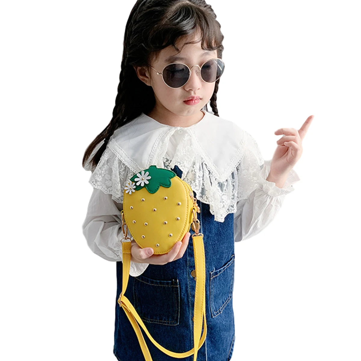 

Summer Crossbody Bag Cute Strawberry Shape Shoulder Messenger Bag with Bright Color Gifts for Little Girls