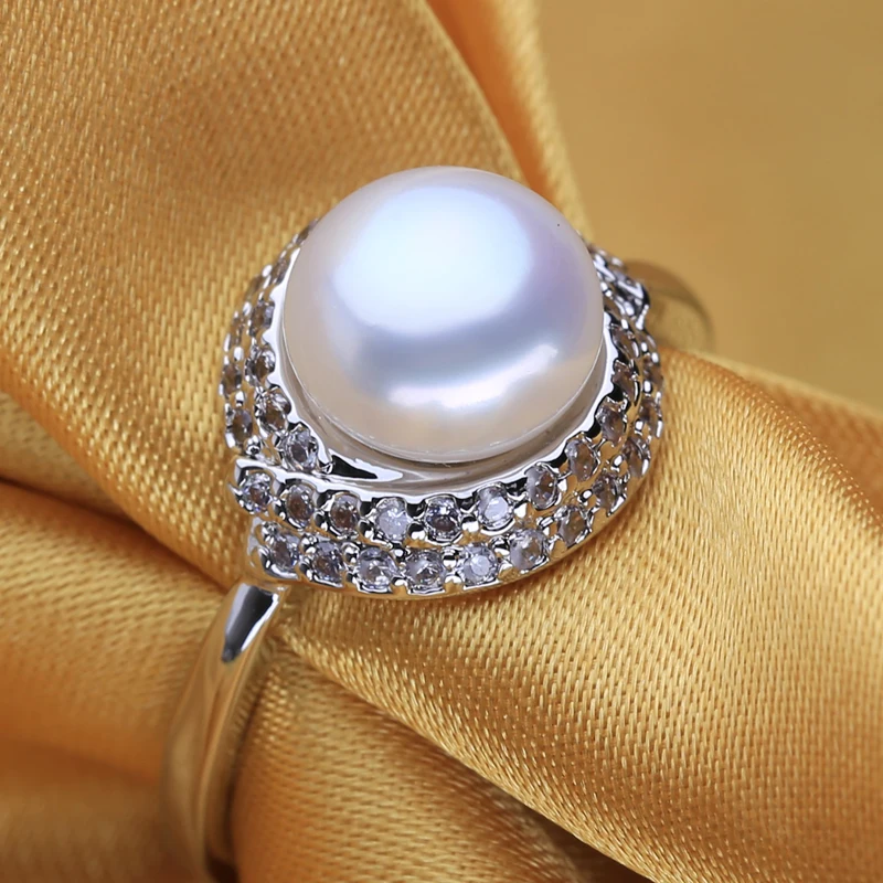 Женское кольцо с натуральным пресноводным жемчугом серебристого цвета |