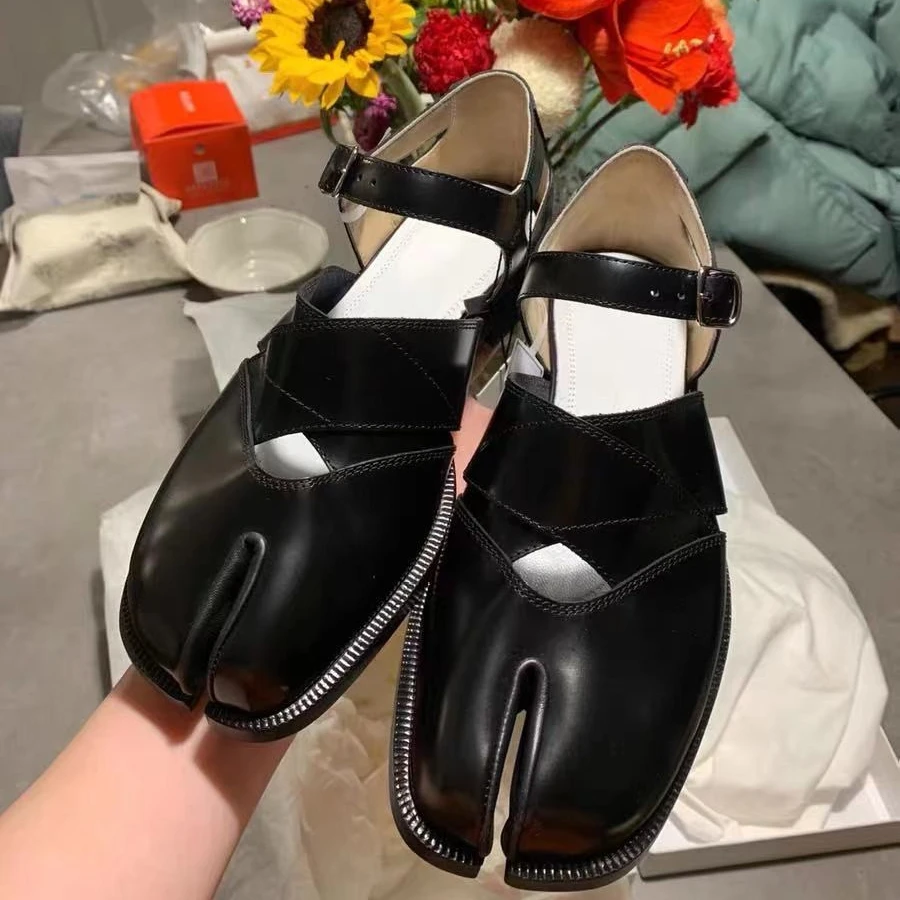 

Tabi Shoes Women Mary Janes Shoe Lolita Kawaii Cute Black Gothic Sandals Pig Trotter Bottine Femme Ladies Split Toe Zapatos