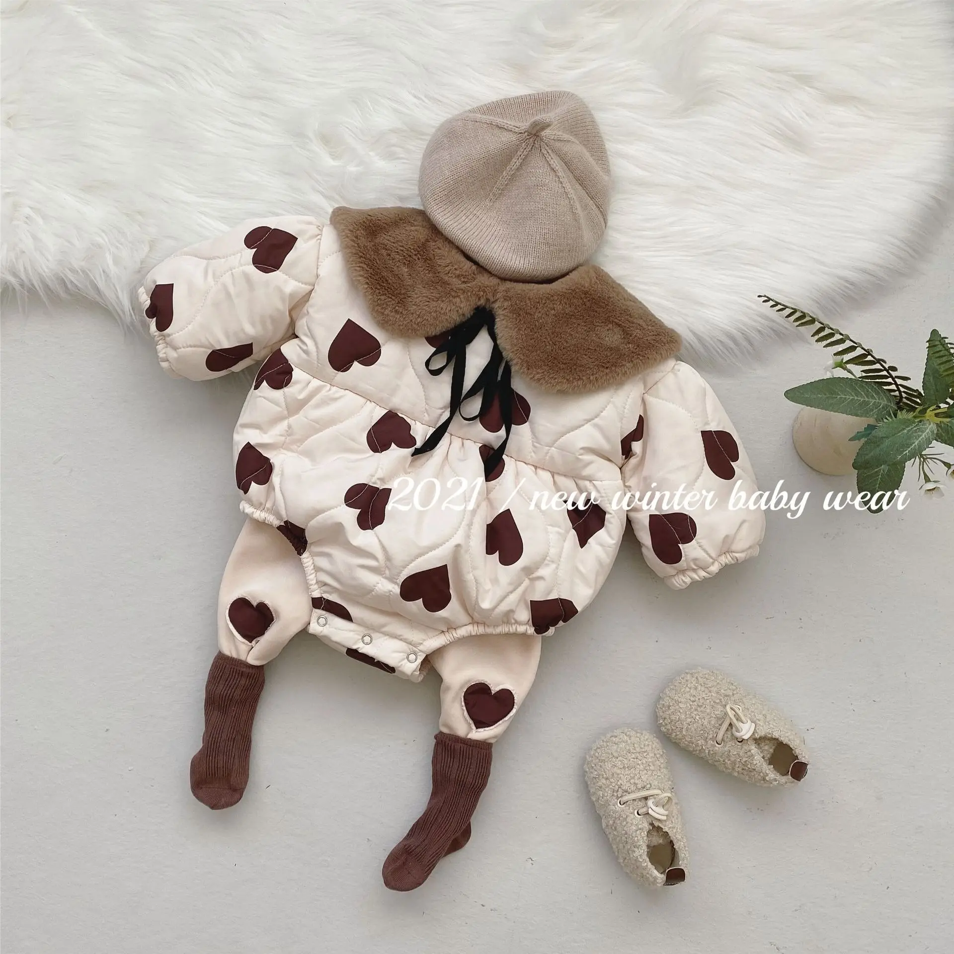 2021 New Winter Thicken Warm Baby Girl Bodysuit Fashion Heart Print Down Clothes Cotton Plus Velvet Jumpsuit Cute Girls Clothing