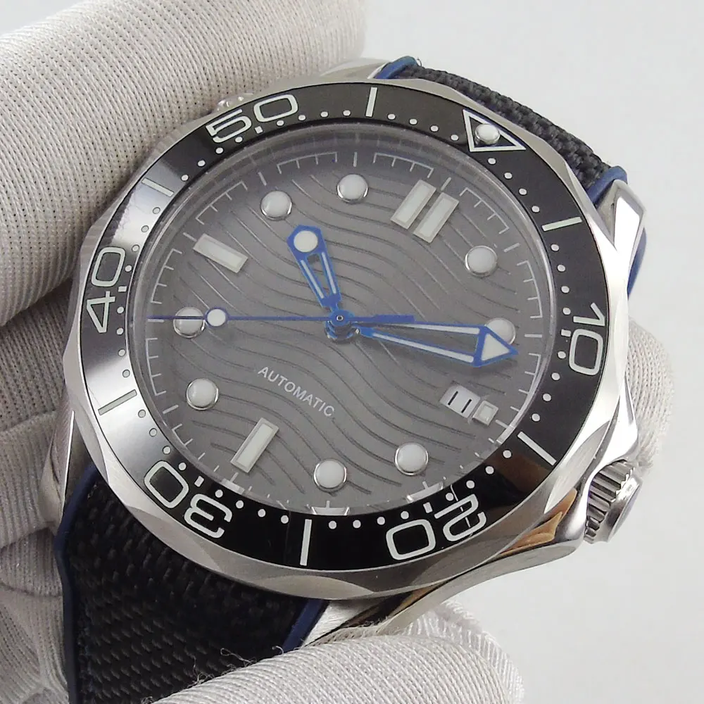 

New Arrival Mechanical Men Watch Sapphire Glass Date 21 Jewel MIYOTA 8215 Mental Band Rotating Bezel