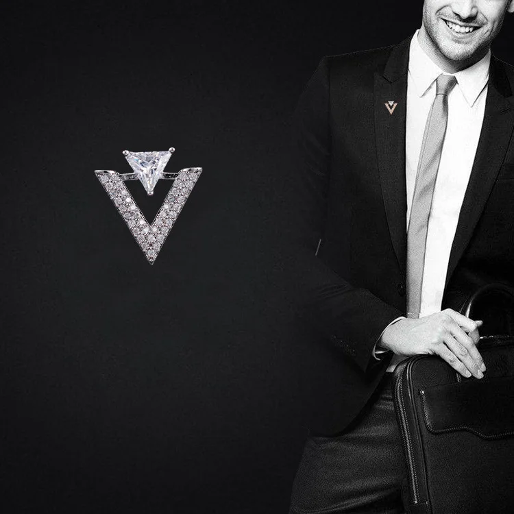 Новая треугольная Брошь Стразы булавки с цирконом маленькая булавка для