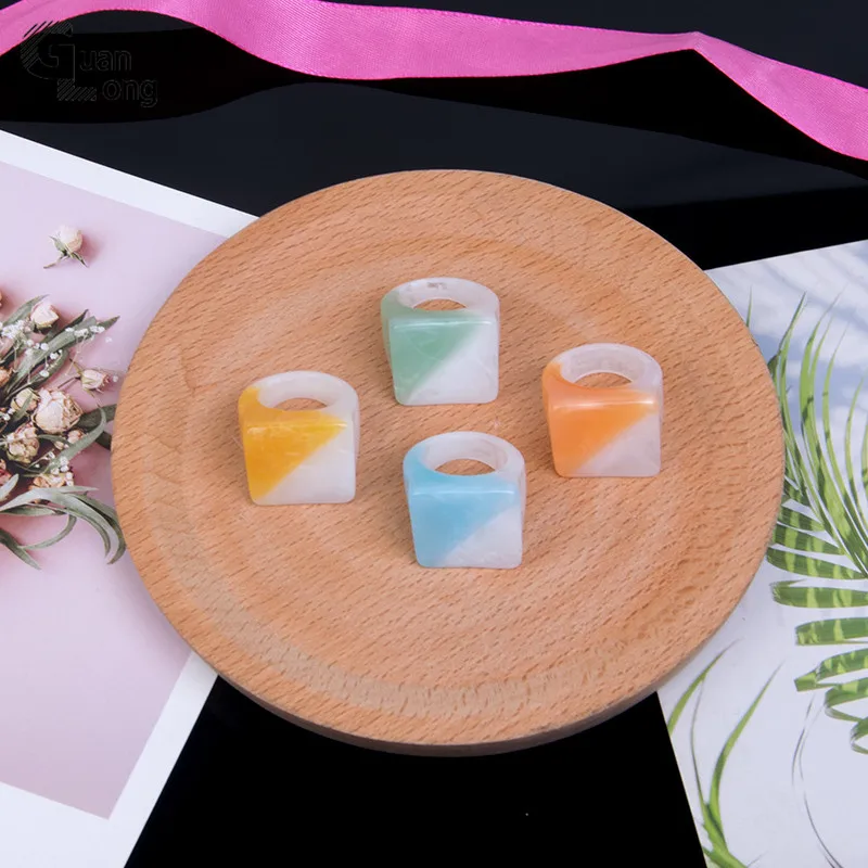 

GuanLong New Design Fashion Big Resin Rings for Women Colorful Acrylic Charm Lady Ring Unique Punk Style Jewelry Free Shipping
