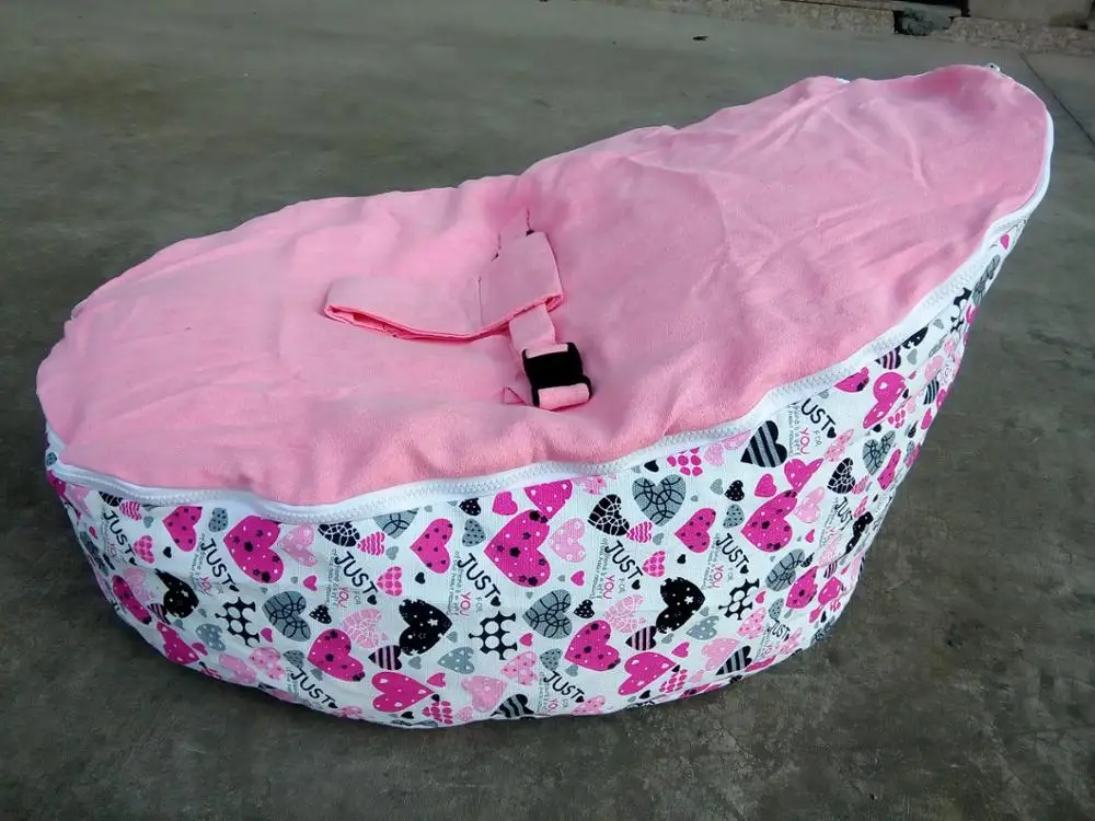 Детский диван кровать с розовым сердечком и принтом детский спальный