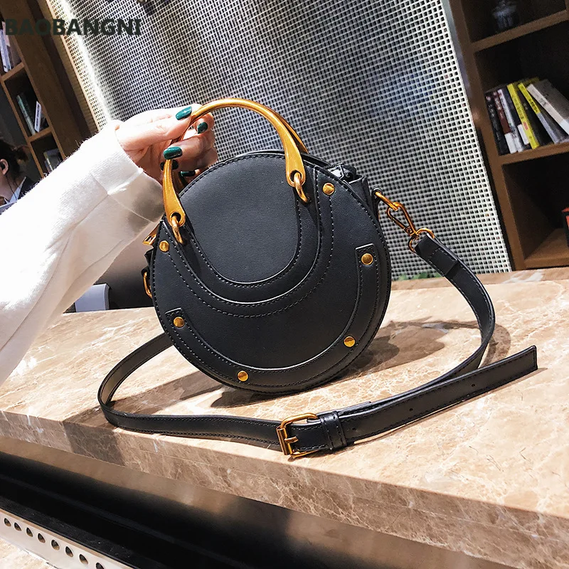 

Scrub PU Leather Round Crossbody Bags For Women Designer Travel Handbags Rivet Fashion Shoulder Bag Female Messenger Bags