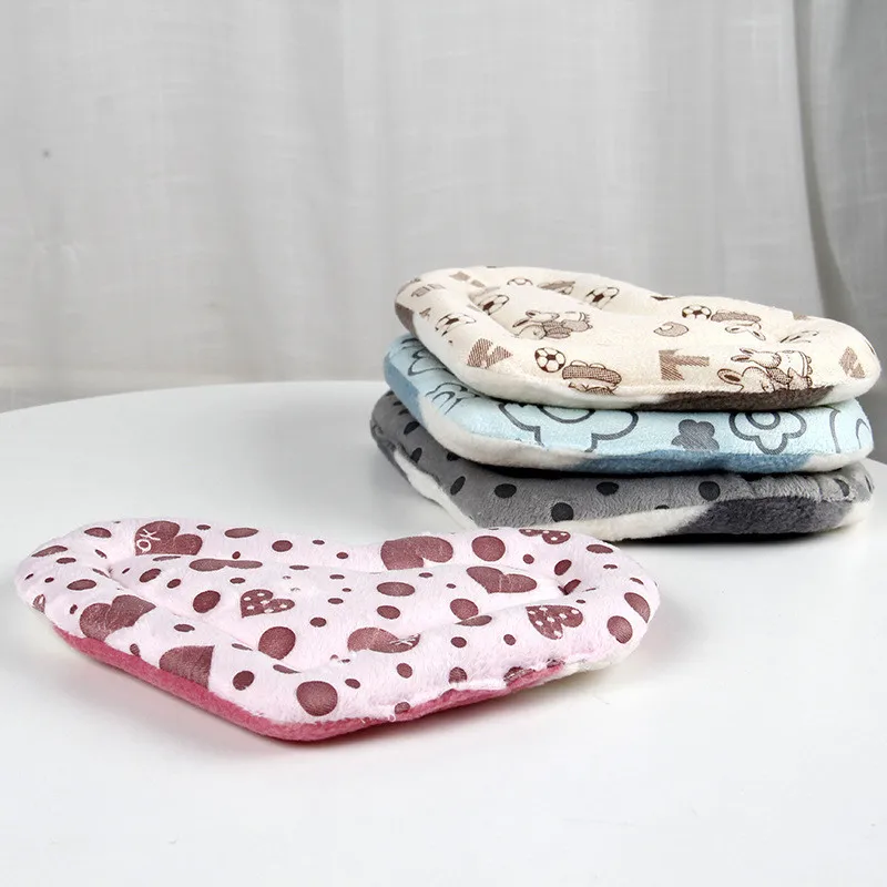 Теплый хлопковый коврик для сна в форме сердца с маленькими животными кровати
