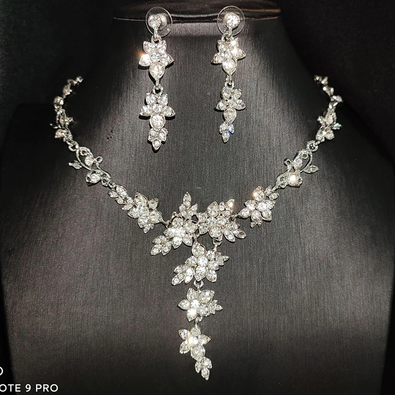 Набор ювелирных изделий для невесты золотистого и серебристого цвета - купить по