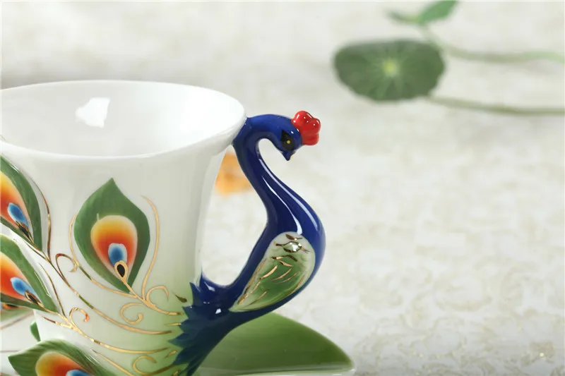 Керамическая цветная эмалированная павлинья чашка с тарелкой кофейная чайная вода питьевая чашка ремесла Декор креативный подарок на день рождения День святого Валентина