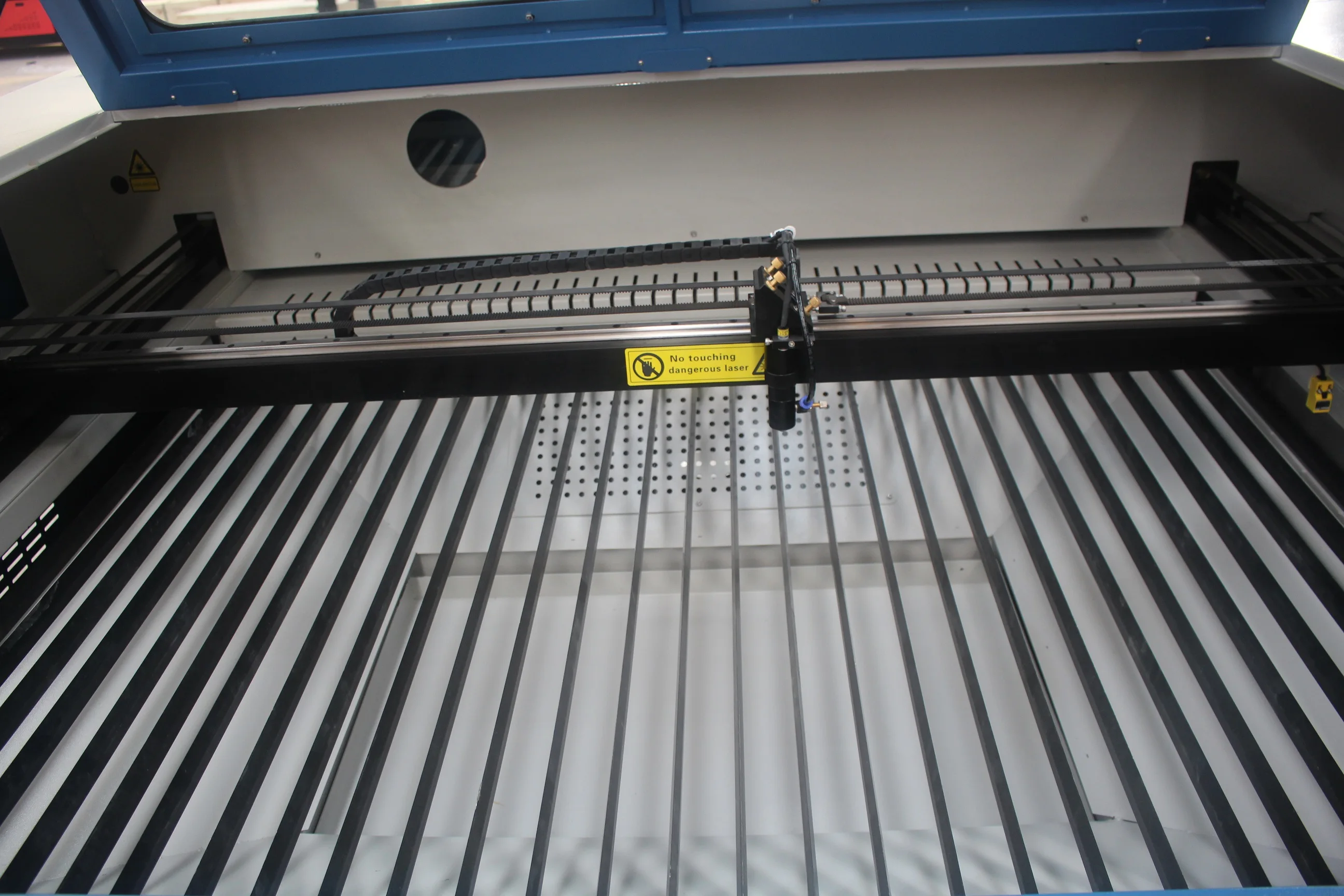 ISO CE сертифицированный лазерный станок с ЧПУ для акрила дерева фанеры |