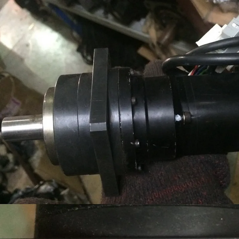 

Used Tested Working SGMAH-01BBAG161 AC SERVO MOTOR