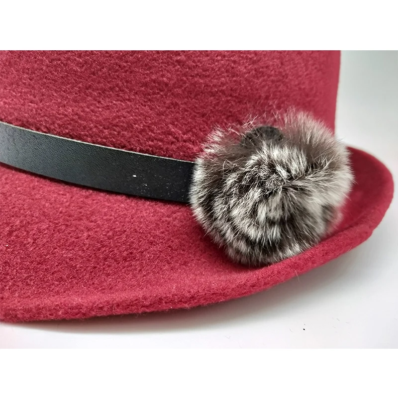 Женские головные уборы с помпонами из натурального меха и кружевными цветами