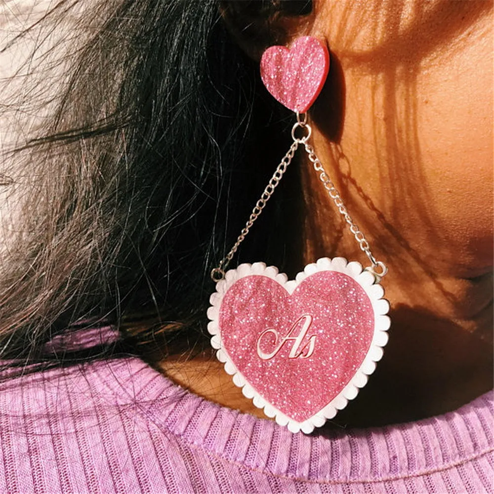 

2022 New Fashion Long Heart Acrylic Drop Earrings For Women Pink Letter Print Resin Dangle Earring Female Girl Party Jewelry