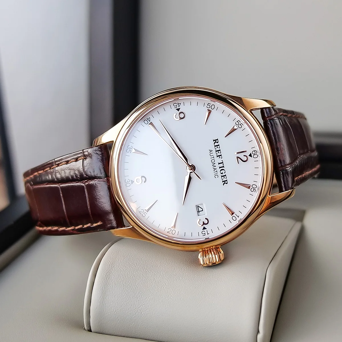 

Мужские наручные часы с кожаным ремешком, цвета розового золота