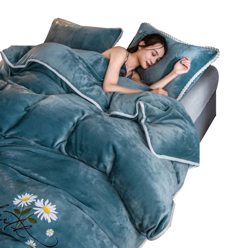 

Winter Quilt Double-Sided Milk Velvet Thickened Single Piece Student Single Reactive Printing and Dyeing Contrast Color Edging