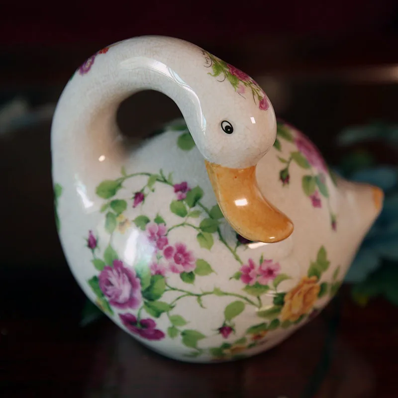 

Bao Guang Ta European Antique Ceramic Couple Goose Statue Creative Living Room Home Decor Sculpture Crafts Wedding Gift A2839