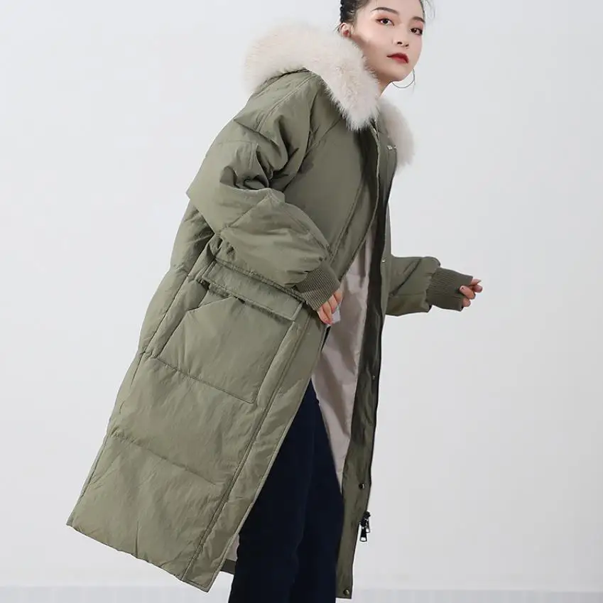 Зимнее пальто с натуральным мехом длинное на белом утином пуху женские модные