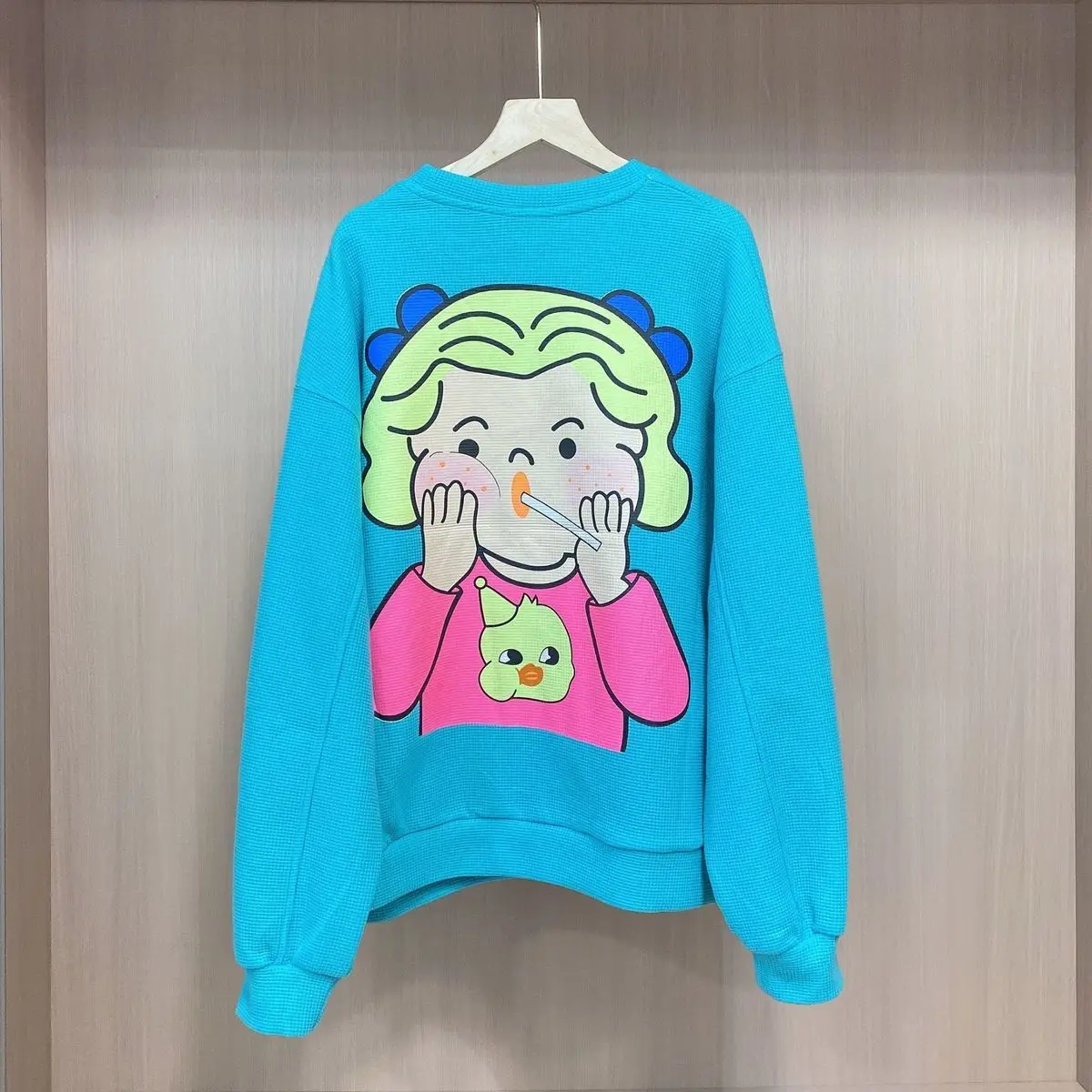 Женский свитер с круглым вырезом и принтом свободный розовый спереди сзади худи