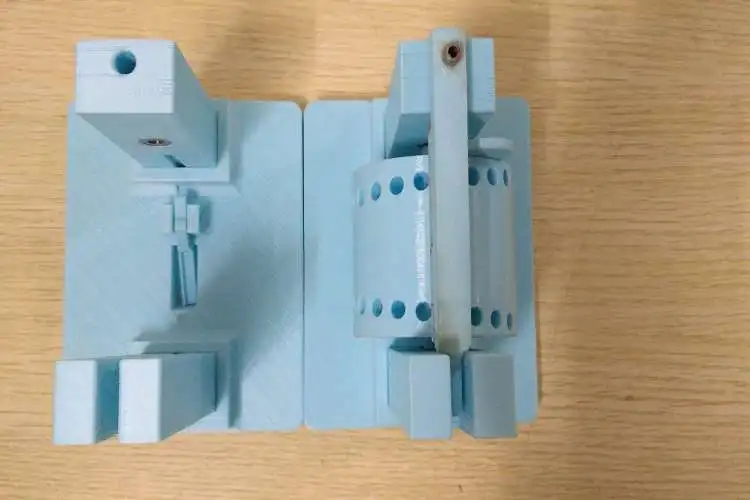 

V-shaped Magnetic Motive 3D Printing