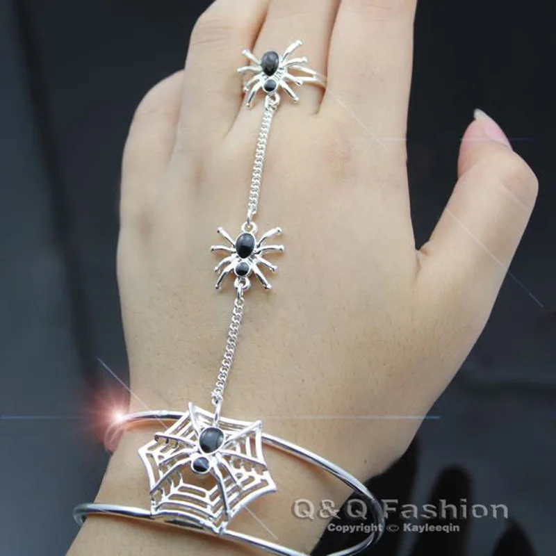 

Silver Plated Spider Cuff Bracelet Bangle For Women Ring Web Slave Chain Hand Harness Costume Jewelry Halloween