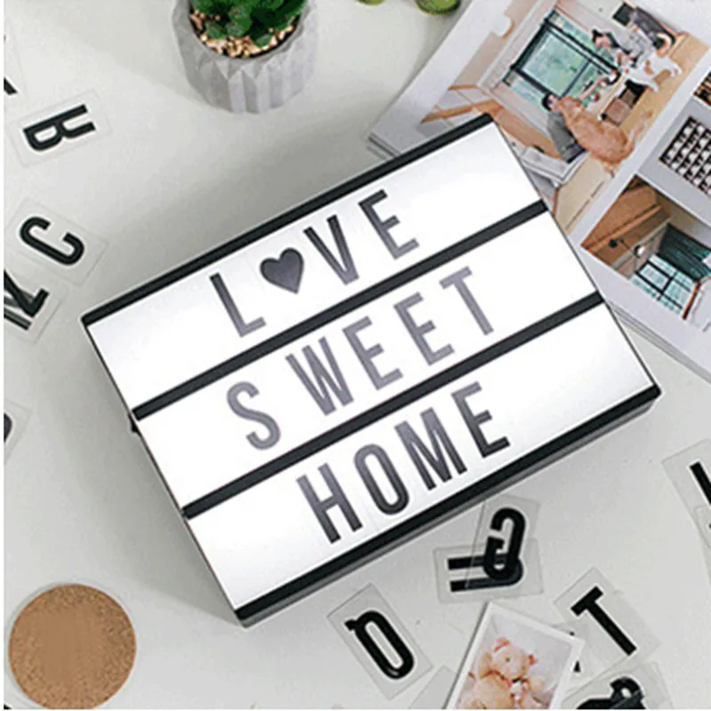 Ночник для кинотеатра сделай сам с черными буквами и картами на батарейках AA