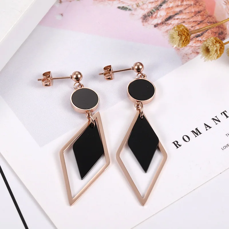 Модные милые неформальные серьги с ушками для женщин элегантные вечерние из