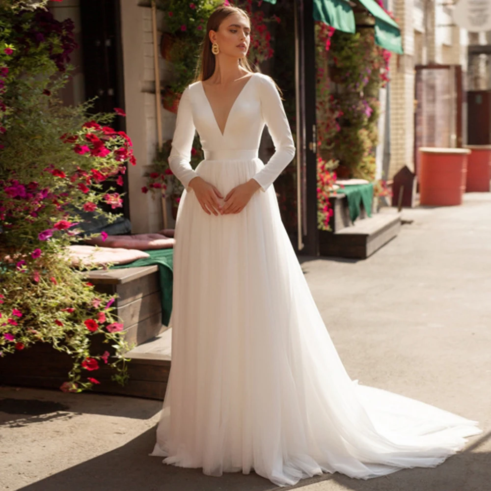 

Simple Deep V-Neck Wedding Dress Tulle Skirt Long Sleeves Zipper Back Sweep Train Bridal Gowns 2021 Vestido De Noiva