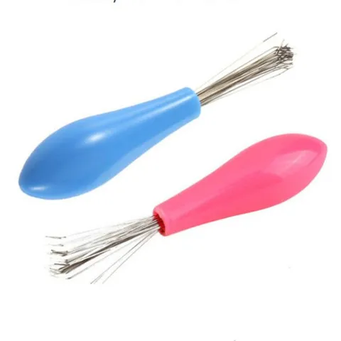 Пластиковый очиститель расчески