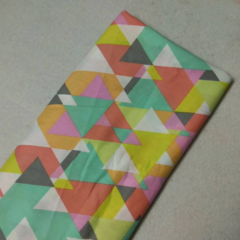 Хлопчатобумажная ткань с милым треугольным принтом 50x105 см треугольниками для