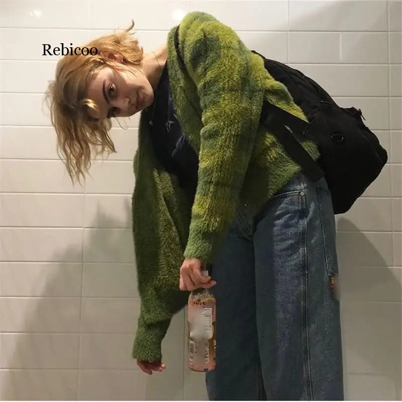 Вязаный кардиган в клетку с V образным вырезом| |