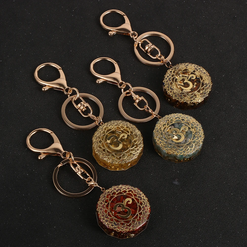 Брелок для ключей из натурального каменная крошка тигровый глаз аметисты