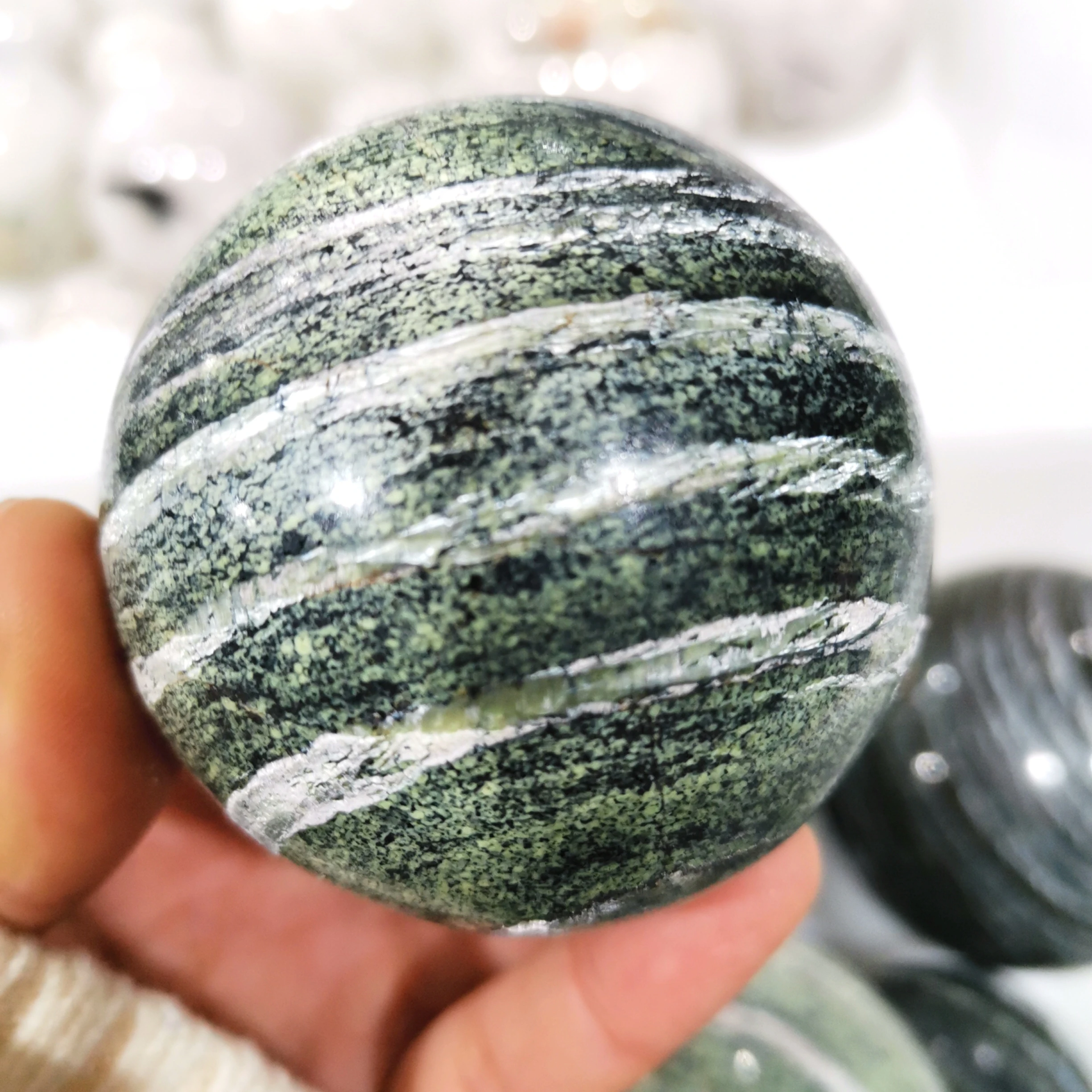 

About 5.5cm Nice Natural Green Zebra Sphere Quartz Balls Crystal Gemstones Meditation Reiki Healing Chakra For Home Decor