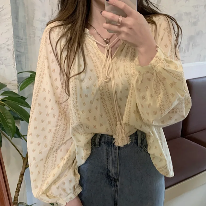 

Long sleeve lace up printed shirt women's design sense niche top new casual shirt trend in autumn 2021