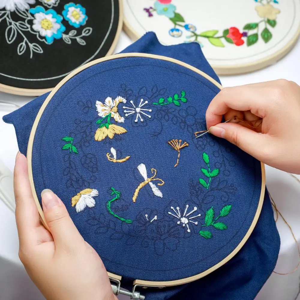 

3 Sets DIY Flower Embroidery Kit Cross Stitch Kits Handmade Painting Embroidery Hoop For Beginners Little Daisy Sewing Crafts