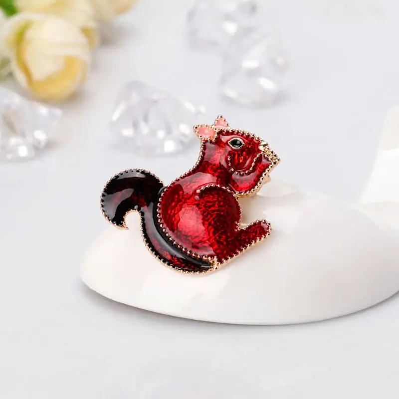 

87HC Squirrel Brooch Animal Enamel Creative Women Jewelry Pin Badge Scarf Pins Gifts