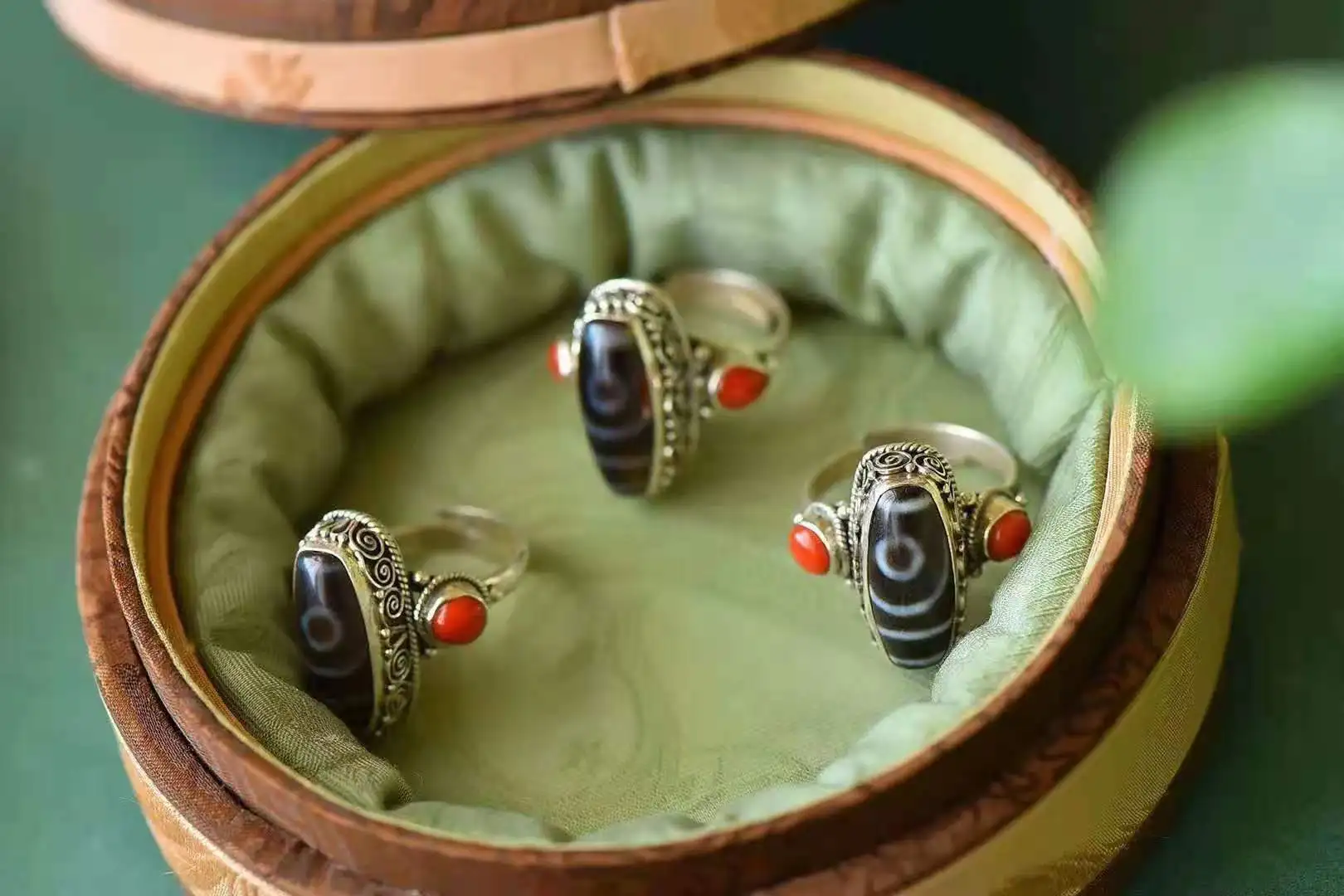 

Tibet Area Old Object Natural Agate One Eye Dzi Ring S925 Sterling Silver Inlay Adjustable Womans Men's Wholesale Sale