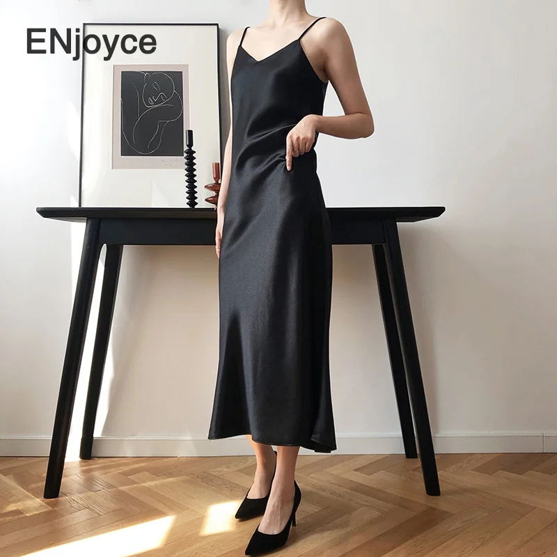 Платье женское длинное с V-образным вырезом и открытой спиной облегающее пляжное