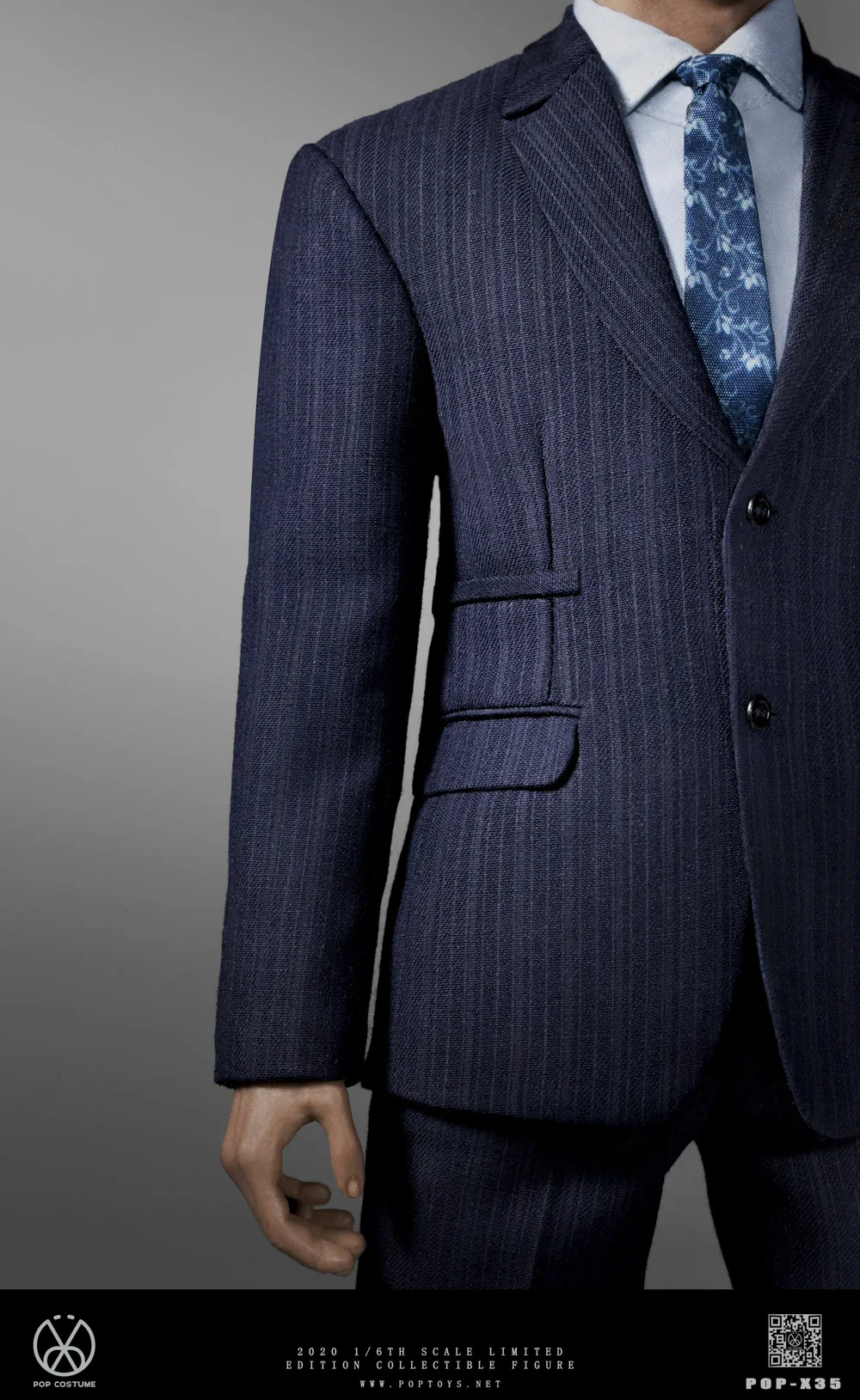 Тони дилер в полный рост. Лука тони в костюме. Toni montana бренд. Tony suits. Tony suits.