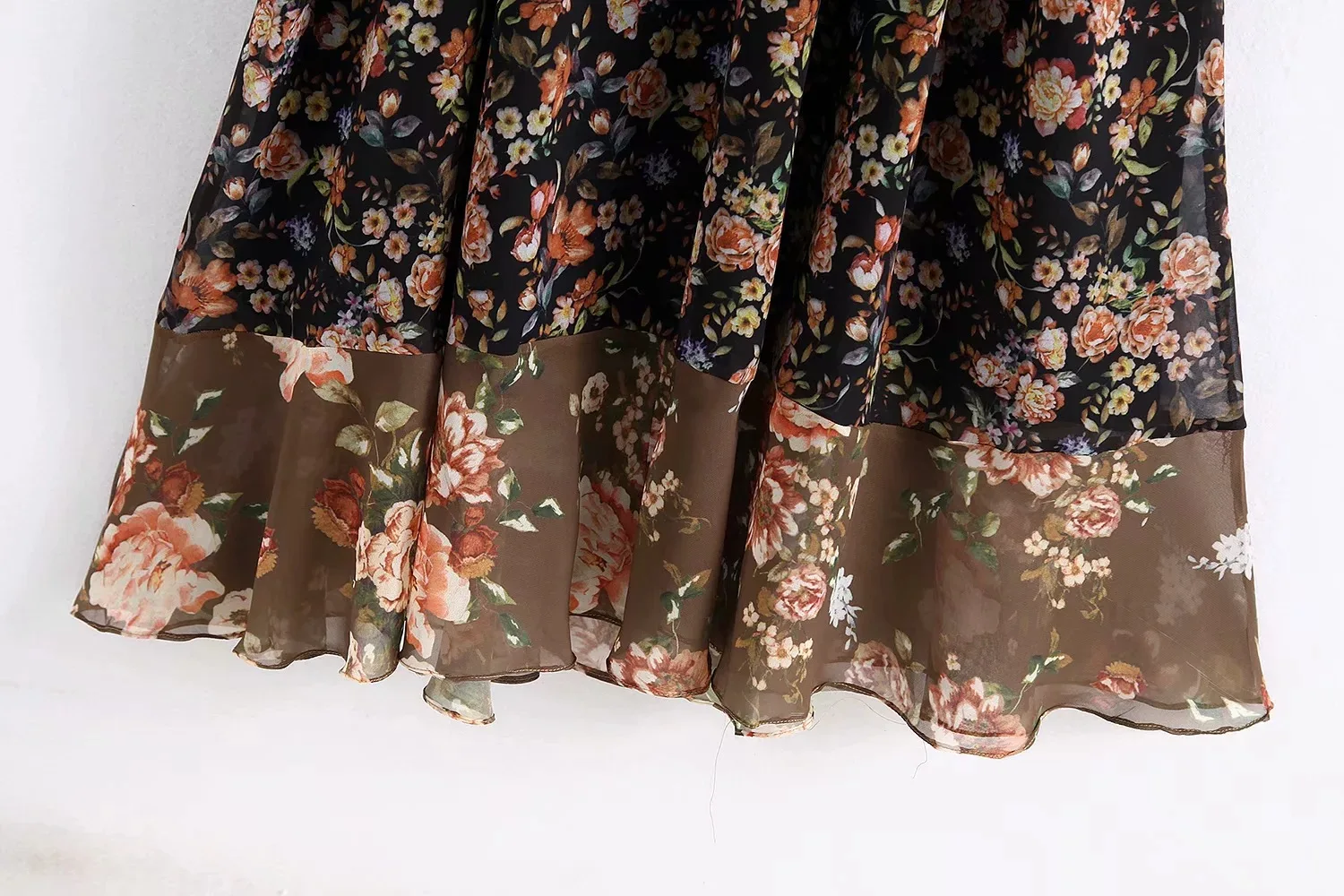 Простое модное осенне зимнее женское платье в европейском и американском стиле