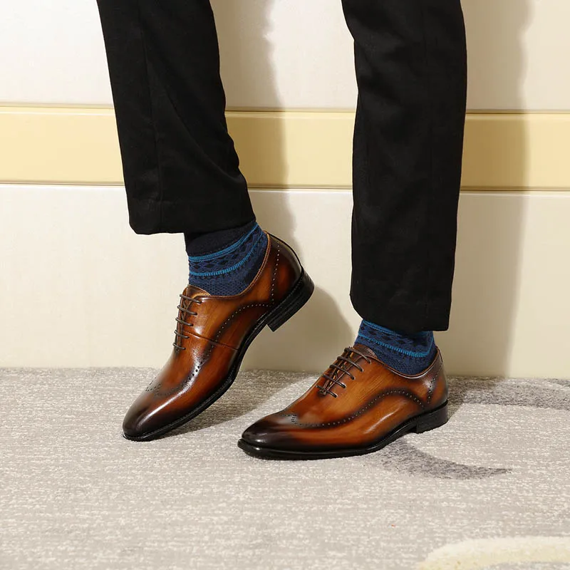 

Luxury Men's Brogue Oxford Wingtip Genuine Leather Dress Shoes for Men Business Lace-up Brown Black Office Wedding Formal Shoes