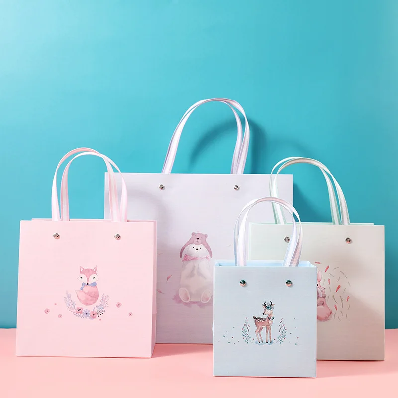 

Creative Cute Gift Packaging Gift Bag Simple Girl Exquisite Portable Paper Bag Large, Medium And Small