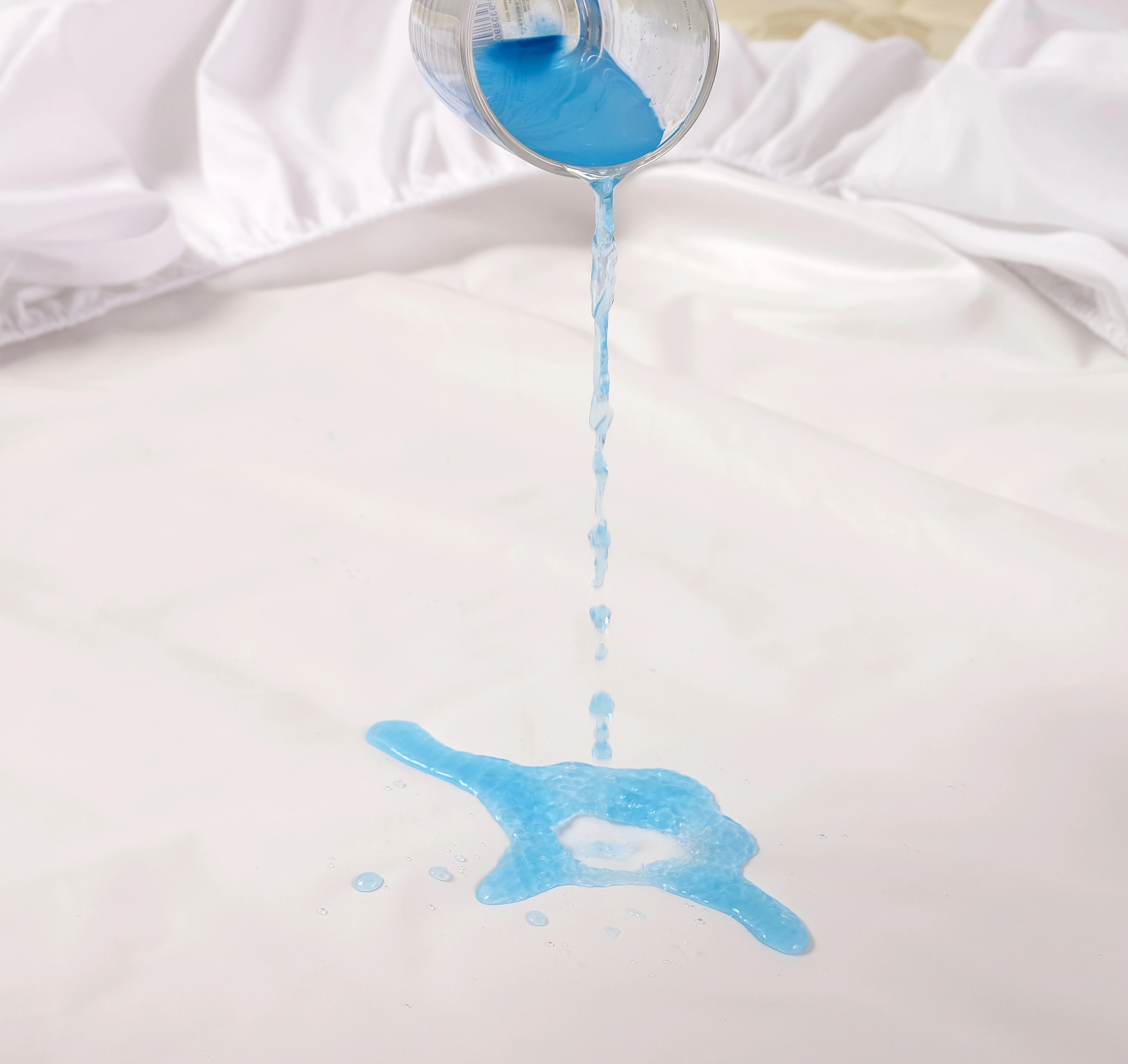 Водонепроницаемый чехол на матрас однотонный дышащий гипоаллергенный защитный