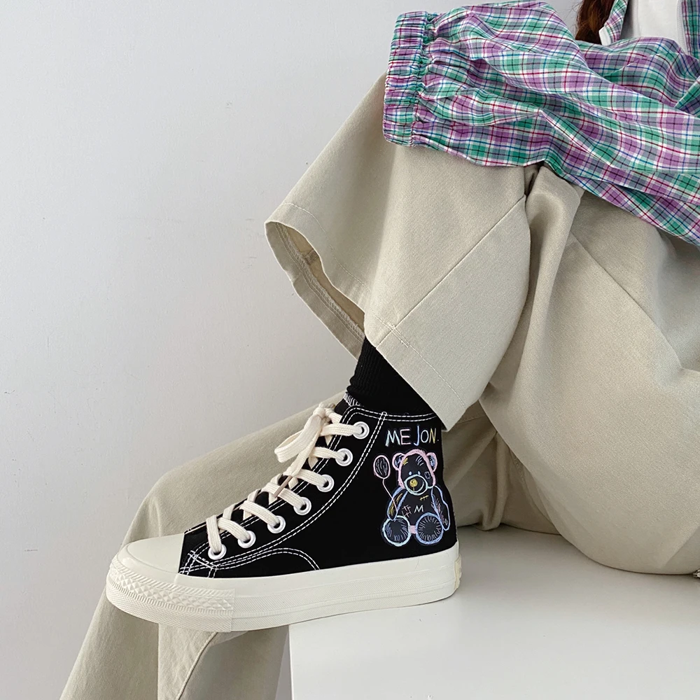 

Design Women Canvas Shoes Student Casual Bear Print Sneakers Cute Graffit Platform Shoes For Girls Soft High Top Sneakers