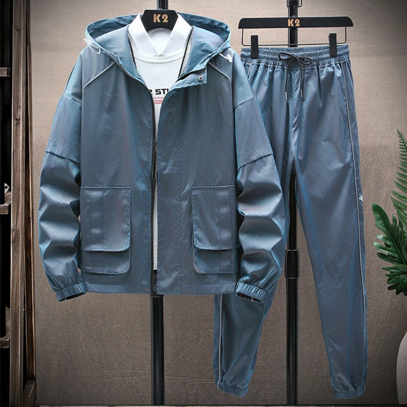 

2021 New Fashion Reflective Tracksuit Men Streetwear Big Pocket Jacket+Pants 2Pcs Jogging Set Men's Clothing Hooded Sweat Suits