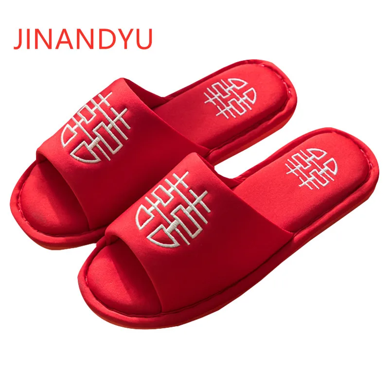 

Couple Red Wedding Shoes Women Bedroom Slippers Flat Embroidered Shoes Woman Indoor Slippers Fashion Comfort Slippers Femme