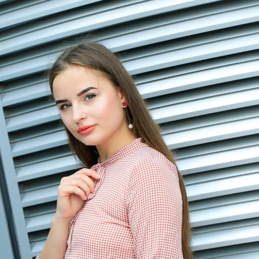 Серьги Neoglory женские Асимметричные с красными губами и белыми шариками 2020 |