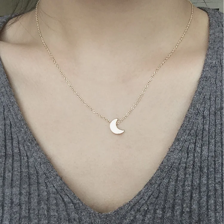 

Fashion Minimalist delicate gold Moon Pendant Necklace For Women 2020 New Design Necklace Wholesale