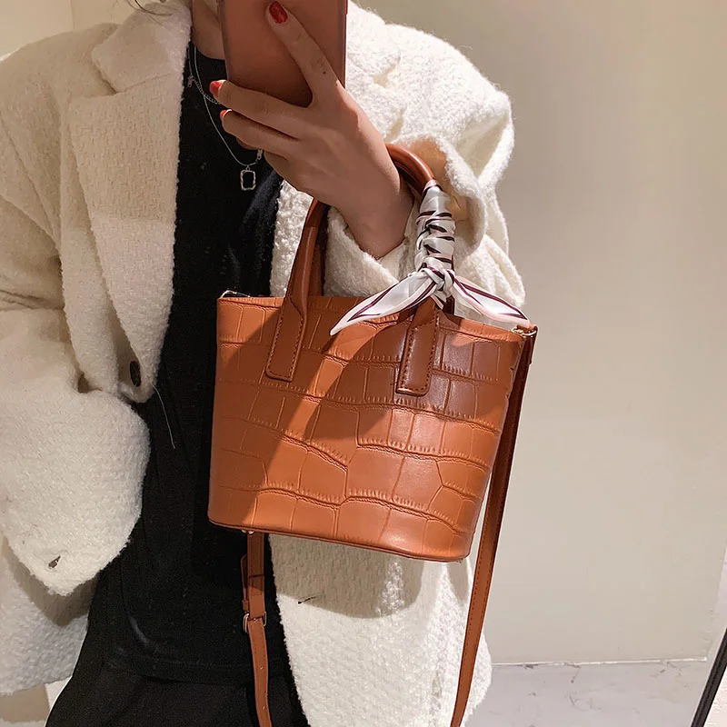 

Stone pattern portable bag women's 2021 autumn new fashion stone pattern bucket bag versatile One Shoulder Bag