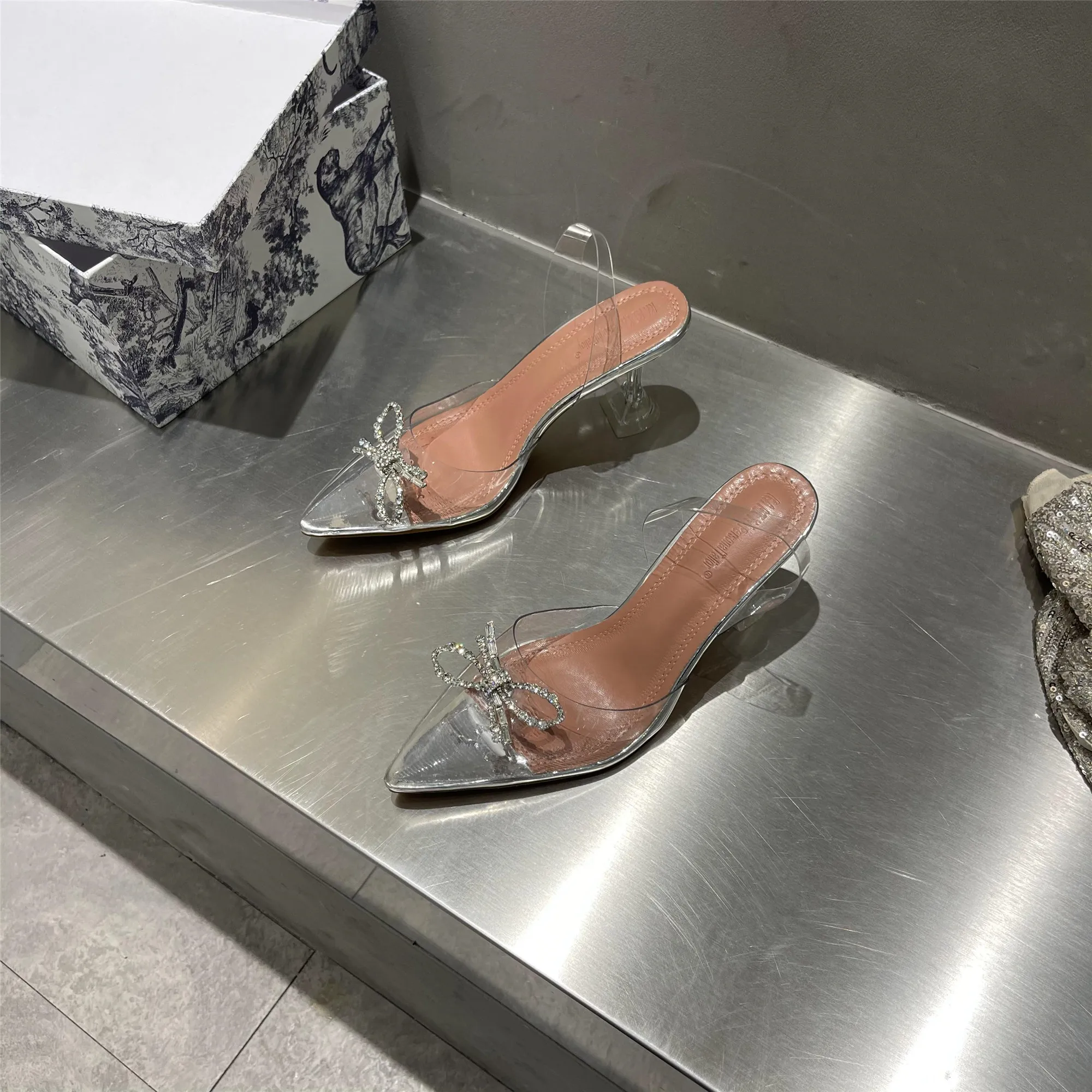 

New Summer Transparent Sandals Women Shoes Elegant High Heels Bling Crystal Shoes Transparent Bow Crystal Pointed Shoes Woman