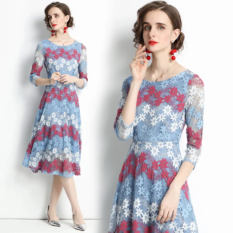 

Женское кружевное платье-миди с рукавом и одним вырезом